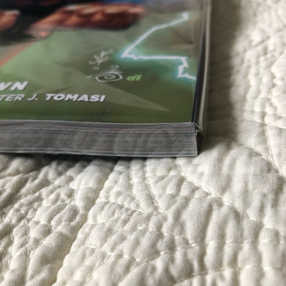 DC Comics SUPERMAN SAVAGE DAWN mint condition - Picture 2 of 2